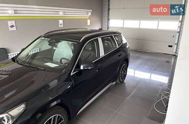 Внедорожник / Кроссовер BMW iX1 2025 в 