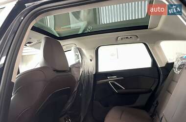 Внедорожник / Кроссовер BMW iX1 2025 в 
