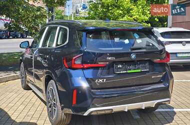 Внедорожник / Кроссовер BMW iX1 2025 в 