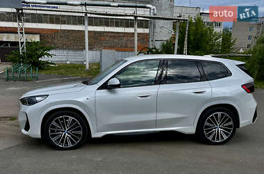 Внедорожник / Кроссовер BMW iX1 2023 в 