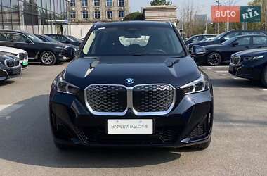 Внедорожник / Кроссовер BMW iX1 2024 в 