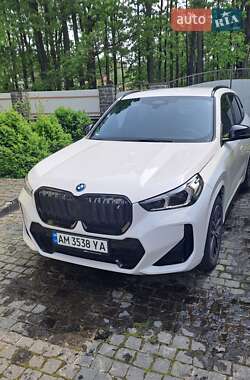 Внедорожник / Кроссовер BMW iX1 2022 в Житомире