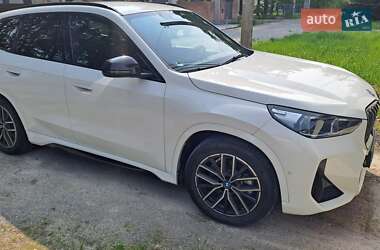 Внедорожник / Кроссовер BMW iX1 2022 в 