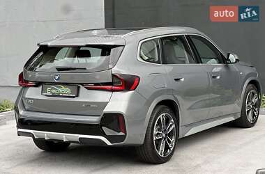 Внедорожник / Кроссовер BMW iX1 2024 в 