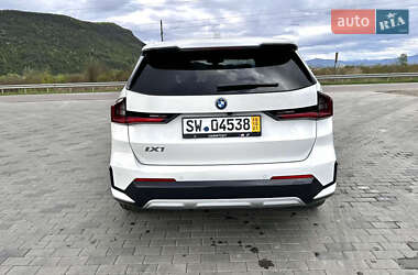 Внедорожник / Кроссовер BMW iX1 2024 в 