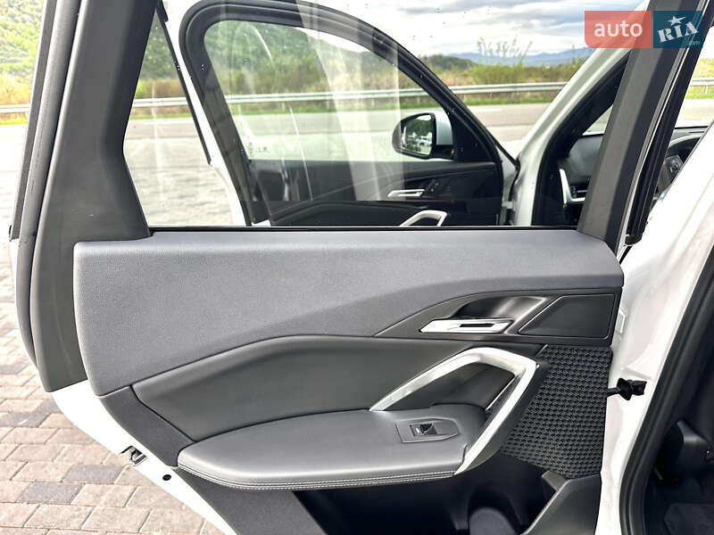 Позашляховик / Кросовер BMW iX1 2024 в Хусті