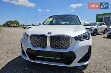 Позашляховик / Кросовер BMW iX1 2025 в 