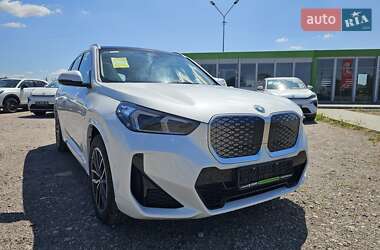 Позашляховик / Кросовер BMW iX1 2025 в 