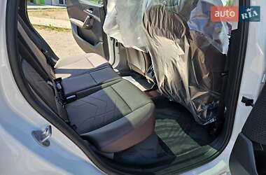 Позашляховик / Кросовер BMW iX1 2025 в 