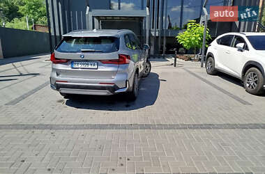 Внедорожник / Кроссовер BMW iX1 2023 в 