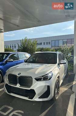BMW iX1 2024