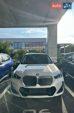 Внедорожник / Кроссовер BMW iX1 2024 в 