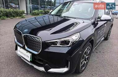 BMW iX1 2024