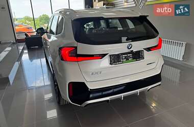 Внедорожник / Кроссовер BMW iX1 2025 в 