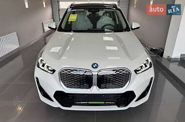 Внедорожник / Кроссовер BMW iX1 2025 в 