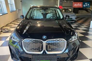 Позашляховик / Кросовер BMW iX1 2025 в 