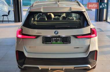 Позашляховик / Кросовер BMW iX1 2025 в 