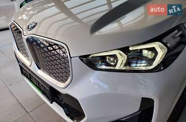 Позашляховик / Кросовер BMW iX1 2025 в 