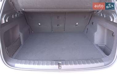 Позашляховик / Кросовер BMW iX1 2024 в 