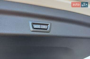 Позашляховик / Кросовер BMW iX1 2024 в 