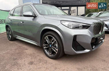Внедорожник / Кроссовер BMW iX1 2023 в 