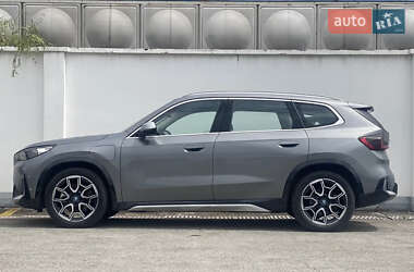 Внедорожник / Кроссовер BMW iX1 2023 в 