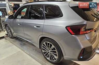 Внедорожник / Кроссовер BMW iX1 2023 в 