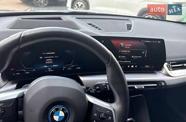 Внедорожник / Кроссовер BMW iX1 2023 в 