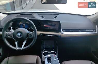 Внедорожник / Кроссовер BMW iX1 2023 в 