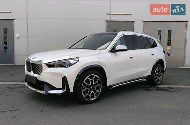 BMW iX1 2023