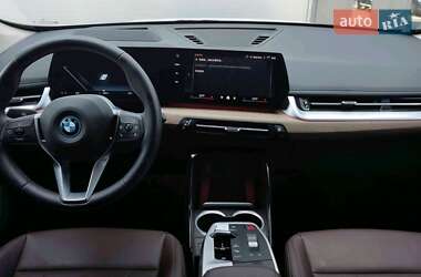Внедорожник / Кроссовер BMW iX1 2023 в 