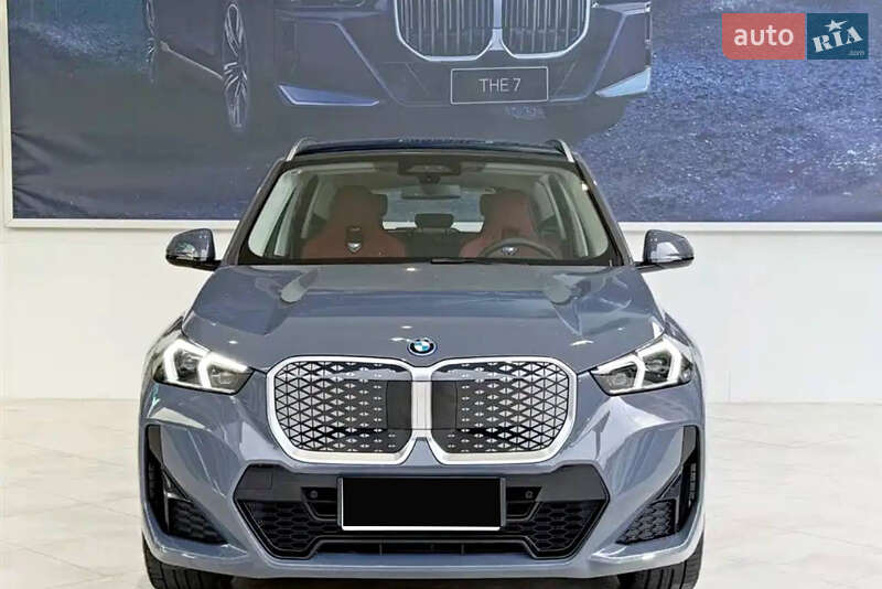 BMW iX1 2024