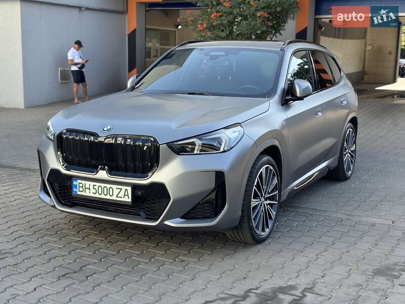 BMW iX1 2023