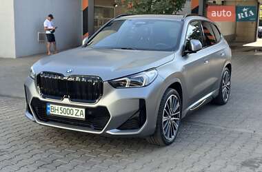 Внедорожник / Кроссовер BMW iX1 2023 в 