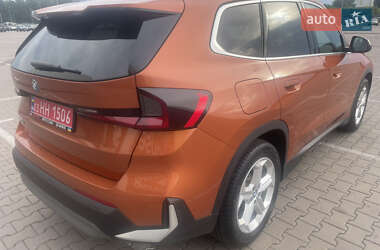 Внедорожник / Кроссовер BMW iX1 2024 в 