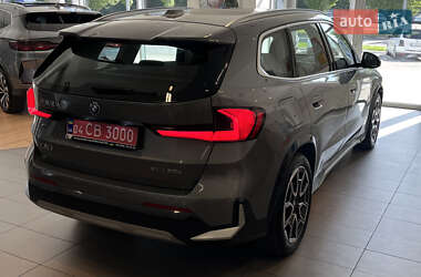 Внедорожник / Кроссовер BMW iX1 2023 в 