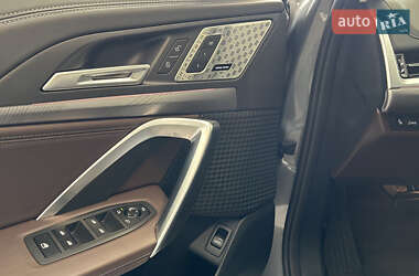 Внедорожник / Кроссовер BMW iX1 2023 в 