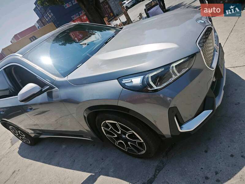 Внедорожник / Кроссовер BMW iX1 2024 в 