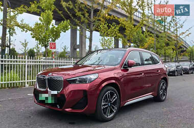 BMW iX1 2024