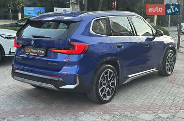 Внедорожник / Кроссовер BMW iX1 2023 в 