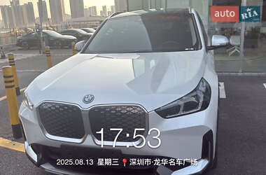 Внедорожник / Кроссовер BMW iX1 2023 в 
