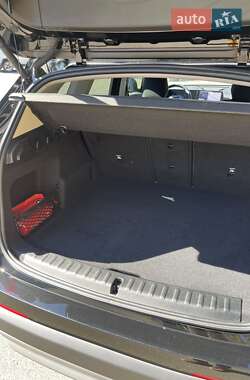 Позашляховик / Кросовер BMW iX1 2023 в 