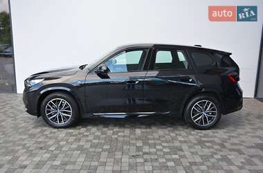 Позашляховик / Кросовер BMW iX1 2024 в 