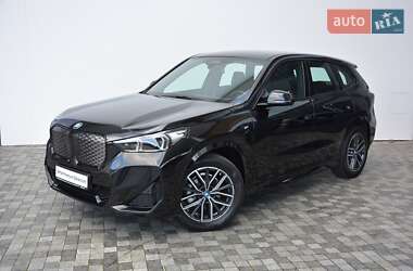 BMW iX1 2024