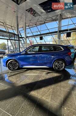 Внедорожник / Кроссовер BMW iX1 2023 в 