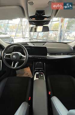 Внедорожник / Кроссовер BMW iX1 2023 в 