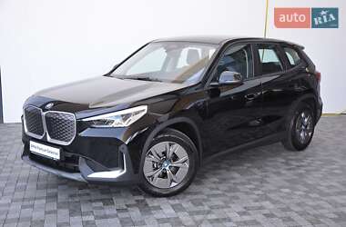 BMW iX1 2024