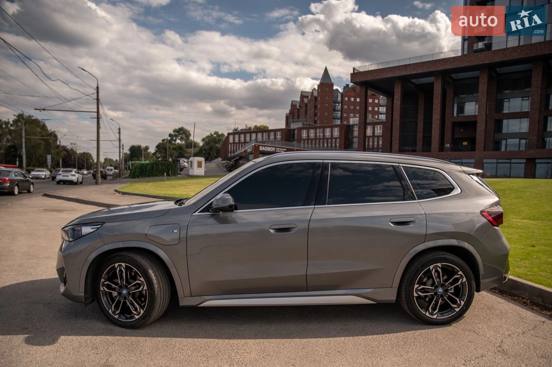 2023 BMW iX1 - мініатюра 8