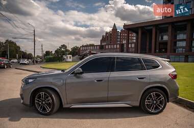 Внедорожник / Кроссовер BMW iX1 2023 в 