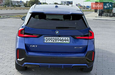 Внедорожник / Кроссовер BMW iX1 2022 в 